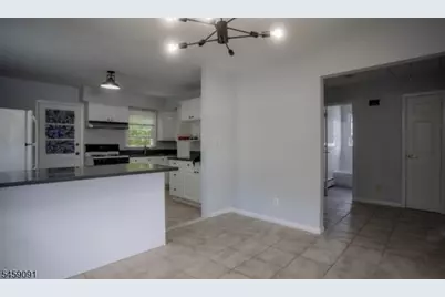 2506 Chilton Pl, Union Township, NJ 07083 - Photo 3