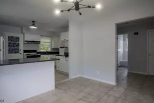 2506 Chilton Pl, Union Township, NJ 07083 - Photo 3