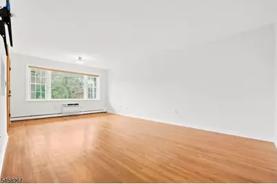 605 Grove St #8, Clifton, NJ 07013 - Photo 3