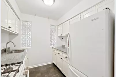 605 Grove St #8, Clifton, NJ 07013 - Photo 13