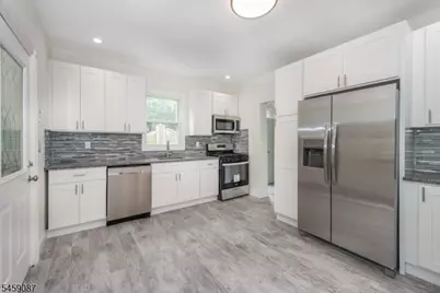 242 Rock Ave #1, Park Ridge, NJ 07656 - Photo 3
