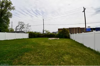 831 Smith St, Linden, NJ 07036 - Photo 5