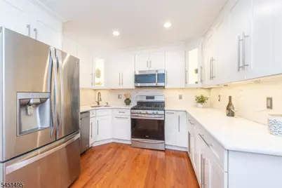 35 Benson St, Bloomfield, NJ 07003 - Photo 9