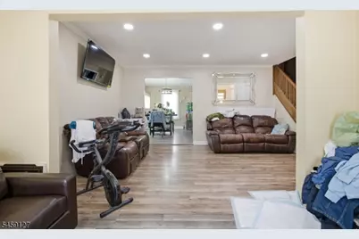 305 Stockton Ave, Roselle, NJ 07203 - Photo 5