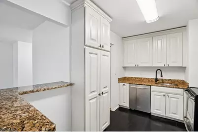 1111 River Rd #G10, Edgewater, NJ 07020 - Photo 11