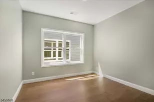 192 Amherst St, East Orange, NJ 07018 - Photo 9