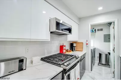 825 Riverside Ave #B202, Lyndhurst Township, NJ 07071 - Photo 9