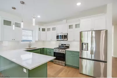 194 Amherst St, East Orange, NJ 07018 - Photo 7