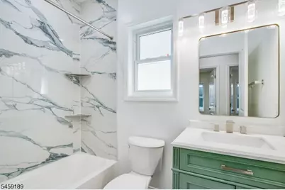 194 Amherst St, East Orange, NJ 07018 - Photo 15