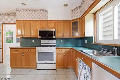 136 W 56th St, Bayonne, NJ 07002 - Photo 13