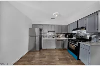 314 Saint Pauls Ave, Jersey City, NJ 07306 - Photo 3