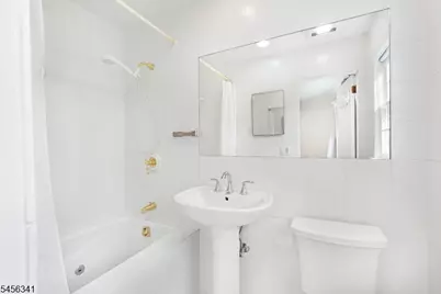 10 Cedar Ln, Roseland, NJ 07068 - Photo 23