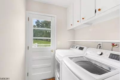 10 Cedar Ln, Roseland, NJ 07068 - Photo 7