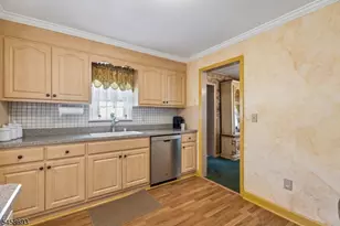 25 Swan Rd, Livingston, NJ 07039 - Photo 7