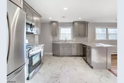 16 Amelia St, North Caldwell, NJ 07006 - Photo 5