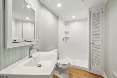 11 Suburban Rd, Clark Township, NJ 07066 - Photo 17