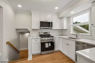 11 Suburban Rd, Clark Township, NJ 07066 - Photo 7