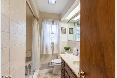 1356 Lambert St, Rahway, NJ 07065 - Photo 9