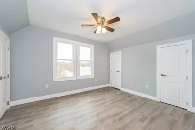 31 Mulberry St, Elmwood Park, NJ 07407 - Photo 9