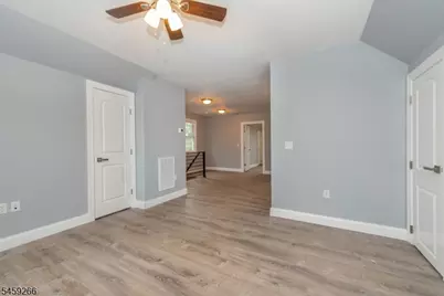 31 Mulberry St, Elmwood Park, NJ 07407 - Photo 7