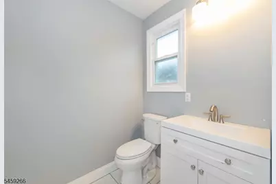 31 Mulberry St, Elmwood Park, NJ 07407 - Photo 11