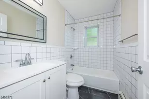 1301A Valley Rd, Wayne Twp., NJ 07470 - Photo 17