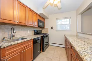 1301A Valley Rd, Wayne Twp., NJ 07470 - Photo 11