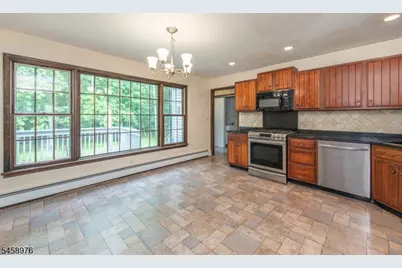 251 Big Piece Rd, Fairfield, NJ 07004 - Photo 11