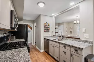 40A Roxbury Ct, Montgomery Township, NJ 08540 - Photo 3