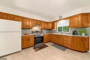 17 Ridge Rd, Raritan Township, NJ 08822 - Photo 9