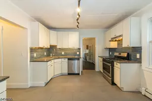 43 Walnut St, Montclair, NJ 07042 - Photo 23