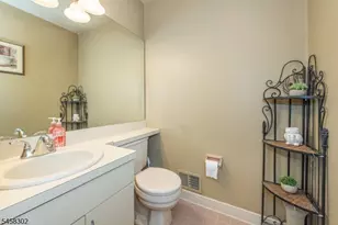 75 Birch Ln, Wayne Twp., NJ 07470 - Photo 21