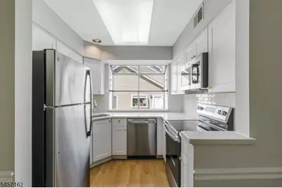 81 Encampment Drive, Bedminster Township, NJ 07921 - Photo 15