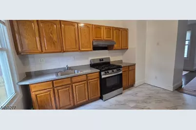 554 Franklin St, Elizabeth, NJ 07206 - Photo 5