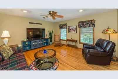 18 Kadel Dr, Roxbury Township, NJ 07876 - Photo 11