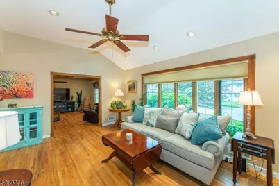 18 Kadel Dr, Roxbury Township, NJ 07876 - Photo 3