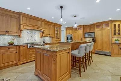 25 Notch Hill Dr, Livingston, NJ 07039 - Photo 13