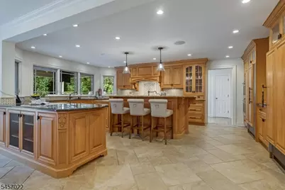 25 Notch Hill Dr, Livingston, NJ 07039 - Photo 11