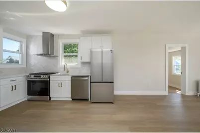 18 Fuller Pl, Irvington, NJ 07111 - Photo 25