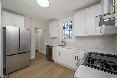 18 Fuller Pl, Irvington, NJ 07111 - Photo 13