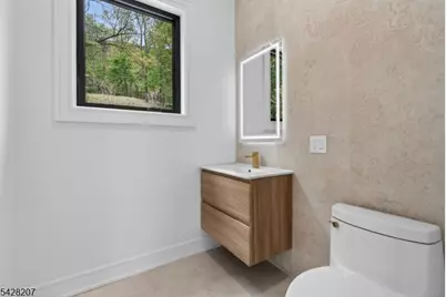 522 Valley Rd #3, Clifton, NJ 07013 - Photo 5