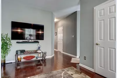 312 Wilshire Dr, Nutley, NJ 07110 - Photo 5