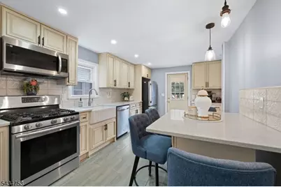 247 E 6th St, Clifton, NJ 07011 - Photo 9