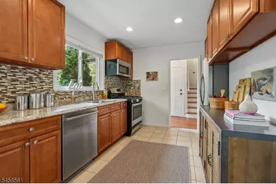 26 Hart Dr S, South Orange, NJ 07079 - Photo 9