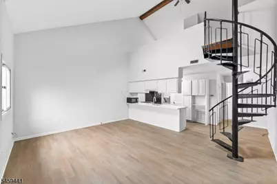 4 Brandywine Ct #8, Vernon, NJ 07462 - Photo 3