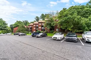 4 Brandywine Ct, Vernon, NJ 07462 - Photo 1