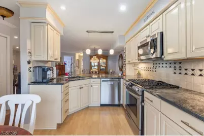 125 Harvest Ln, Lincoln Park, NJ 07035 - Photo 11