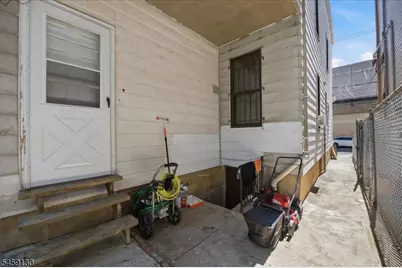 70 4th St, Elizabeth, NJ 07206 - Photo 45