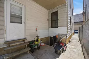 70 4th St, Elizabeth, NJ 07206 - Photo 45