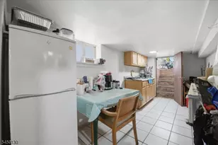 70 4th St, Elizabeth, NJ 07206 - Photo 15